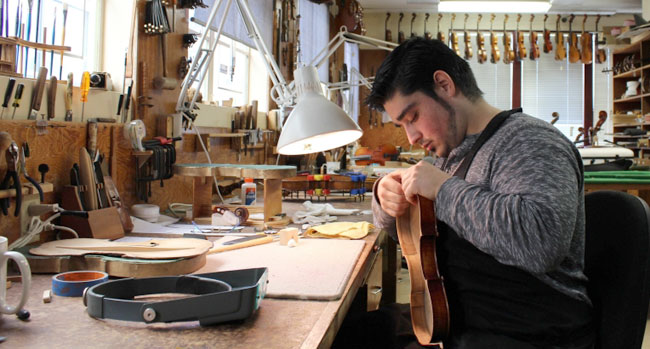 Resultado de imaxes para luthier