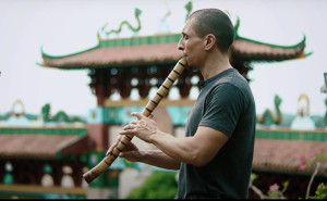 Rodrigo Rodríguez y la música Honkyoku con la flauta del Japón medieval